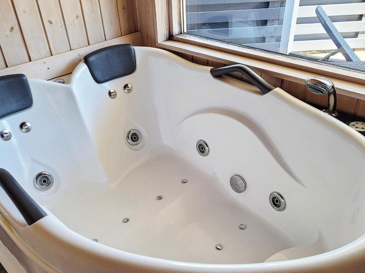 8 Person Holiday Home In Nex Snogebæk Dış mekan fotoğraf