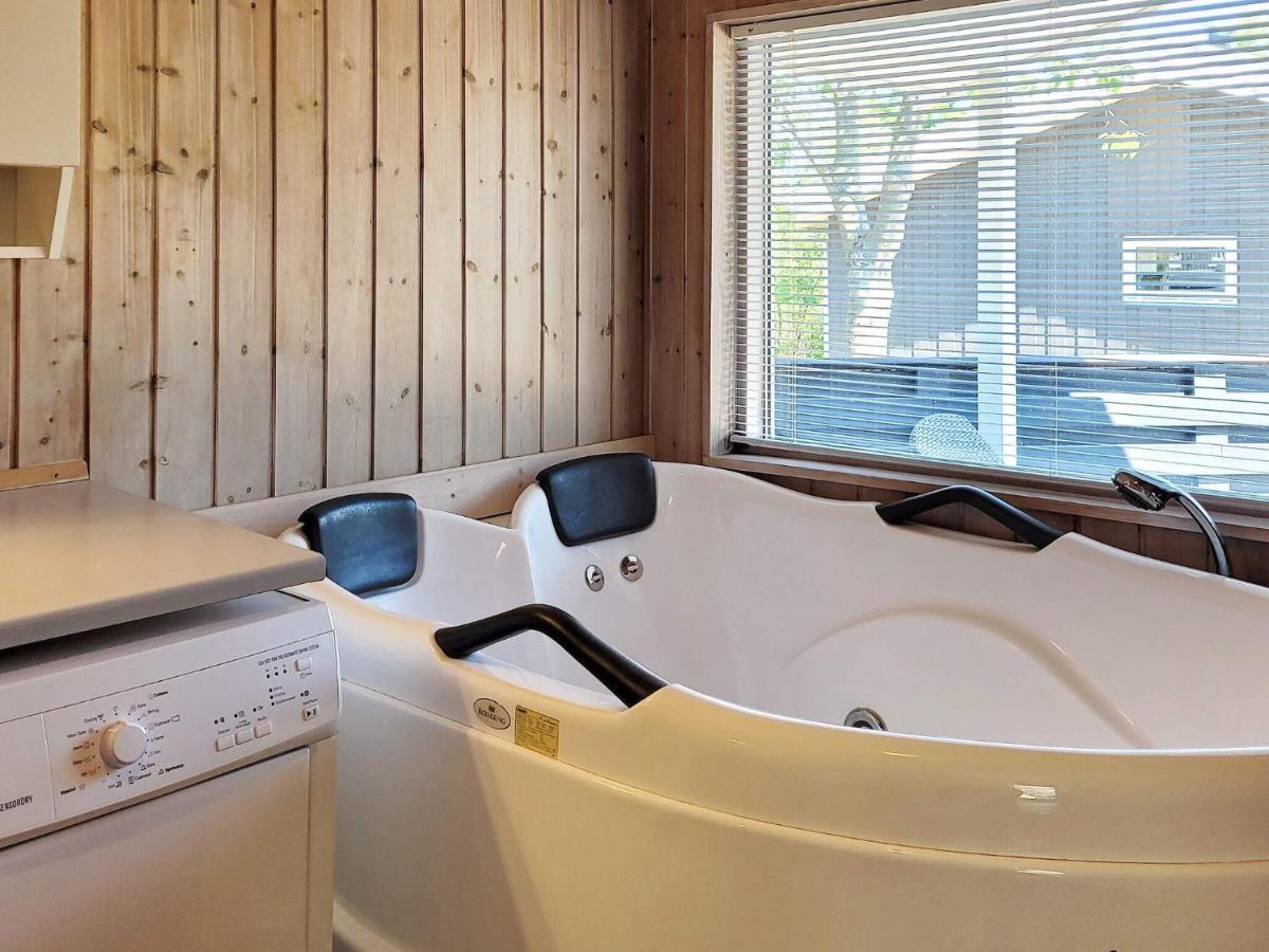 8 Person Holiday Home In Nex Snogebæk Dış mekan fotoğraf